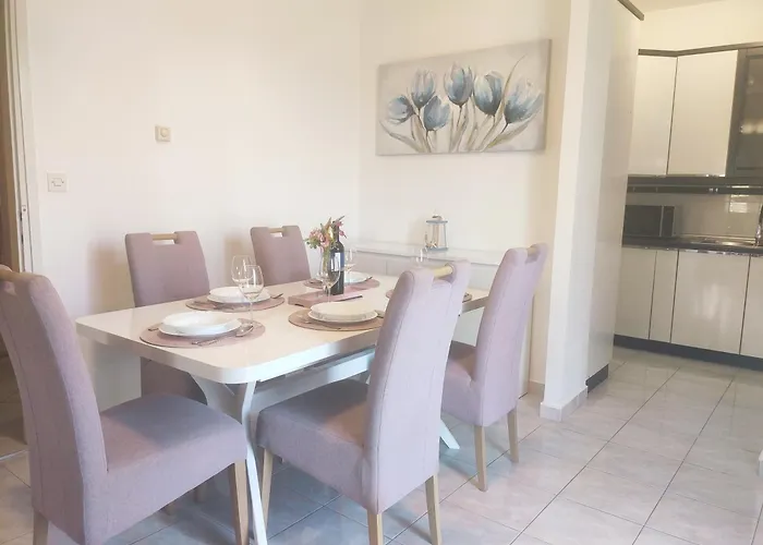 アパート Siesta シベニク